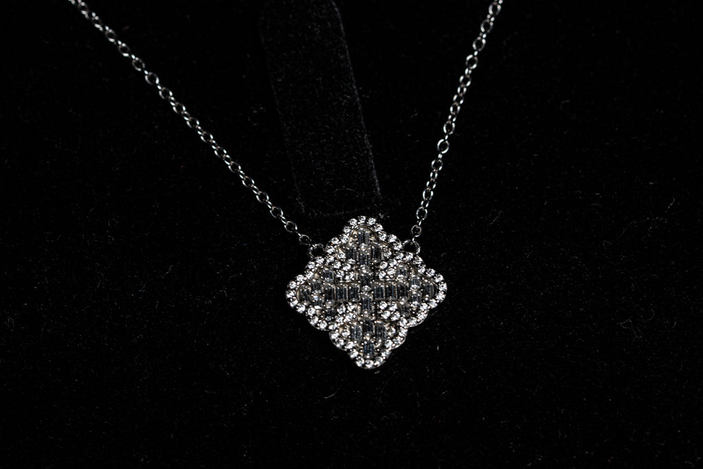Clover Necklace VVS