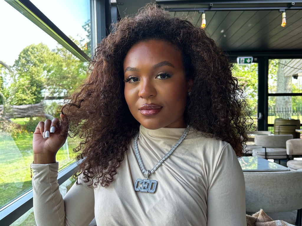 The New Yorker Pendant