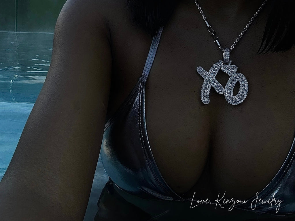 XO Pendant